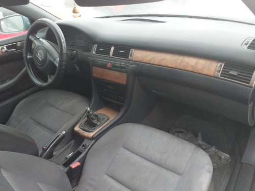  AUDI A6 BERLINA (4B2) 