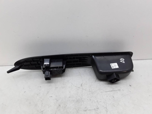 MANDO ELEVALUNAS DELANTERO DERECHO Citroen C4 BERLINA 