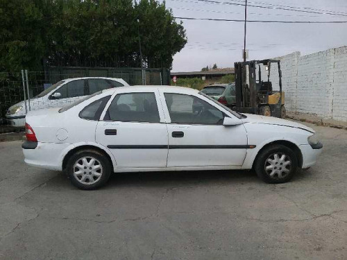  OPEL VECTRA B BERLINA 