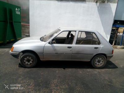 PEUGEOT 205 BERLINA