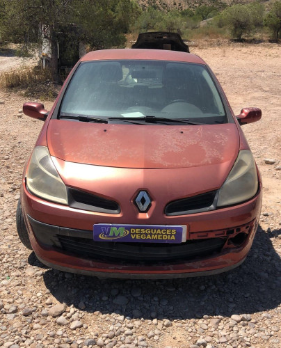 RENAULT CLIO III — Donor Vehicle for Used Parts 