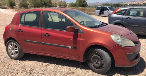 RENAULT CLIO III — Donor Vehicle for Used Parts 