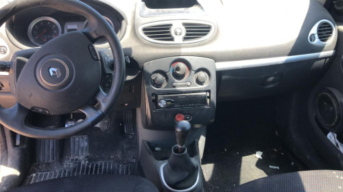 RENAULT CLIO III — Donor Vehicle for Used Parts 