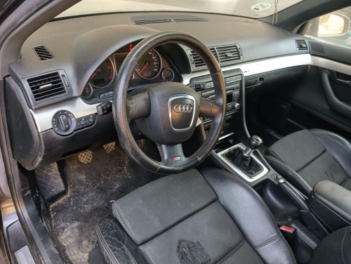 AUDI A4 BERLINA (8E) — vehículo donante para recambios 