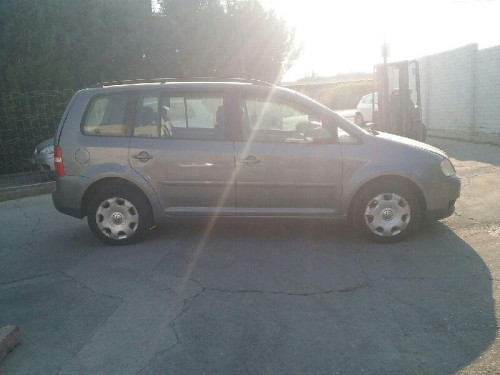  VOLKSWAGEN TOURAN (1T1) 