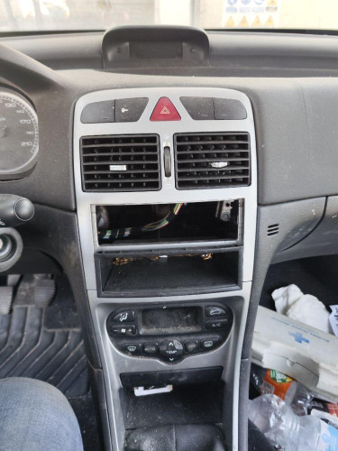 CONSOLA CENTRAL PEUGEOT 307 (S1)(04.2001) 