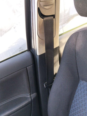 CINTURON SEGURIDAD DELANTERO DERECHO