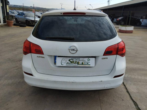 Opel Astra J Sports Tourer (08.2010->) — автомобиль-донор на запчасти 