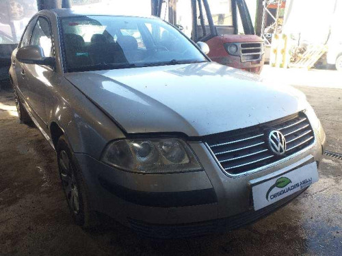  VOLKSWAGEN PASSAT BERLINA (3B3) 