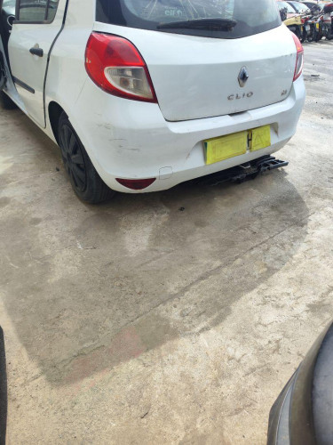 PARAGOLPES TRASERO Renault CLIO III 