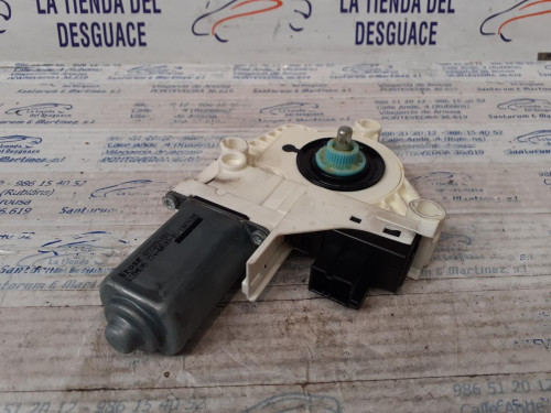  MOTOR ELEVALUNAS DELANTERO DERECHO 
