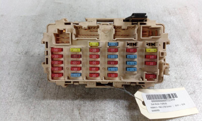 CAJA RELES / FUSIBLES