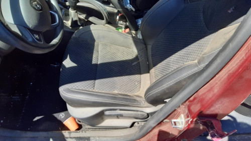 RENAULT CLIO IV — vehículo donante para recambios 