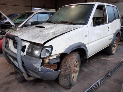 NISSAN TERRANO II (R20) — vehículo donante para recambios 