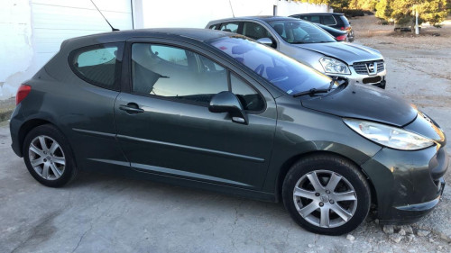 PEUGEOT 207 — vehículo donante para recambios 