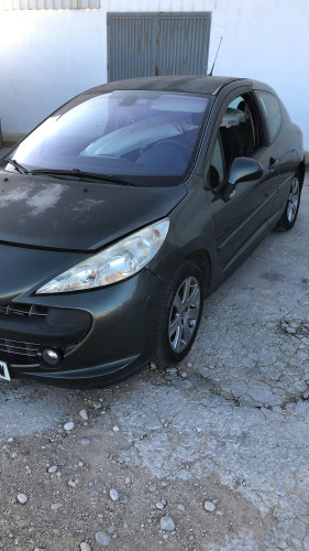 PEUGEOT 207 — vehículo donante para recambios 
