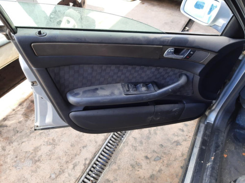 AUDI A6 BERLINA (4B2) 