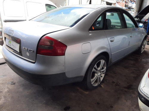  AUDI A6 BERLINA (4B2) 