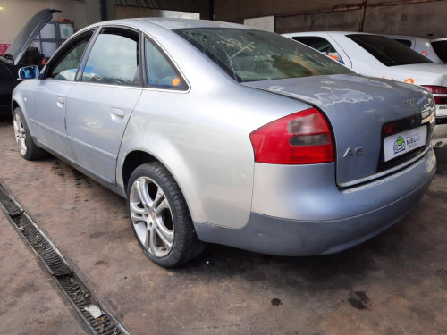  AUDI A6 BERLINA (4B2) 