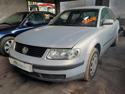 VOLKSWAGEN PASSAT BERLINA (3B2)