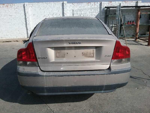  VOLVO S60 BERLINA 