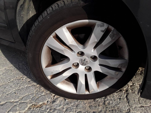 LLANTA Peugeot 5008 