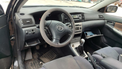 TOYOTA COROLLA (E12)