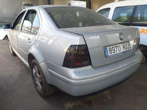  VOLKSWAGEN BORA BERLINA (1J2)(1998) 