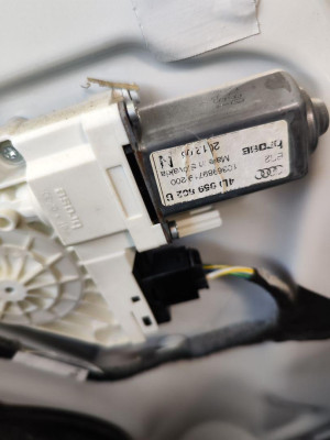 ELEVALUNAS DELANTERO DERECHO