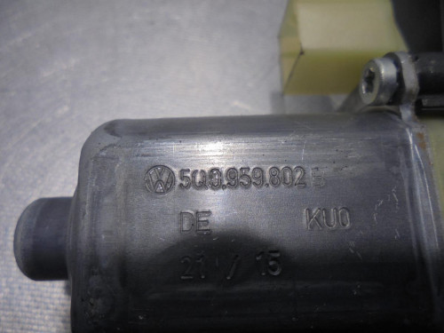 MOTOR ELEVALUNAS DELANTERO DERECHO Seat LEON (5F1) 
