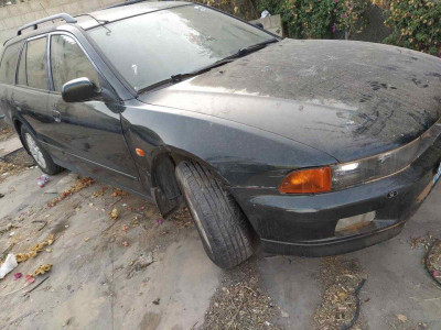 MITSUBISHI GALANT FAMILIAR (EA0)