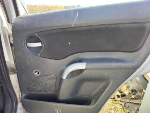GUARNECIDO PUERTA TRASERA DERECHA б/у