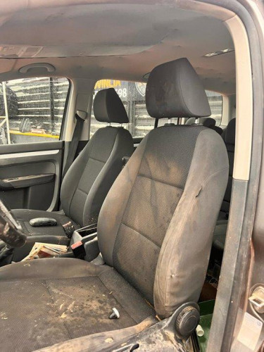  VOLKSWAGEN TOURAN (1T3) 