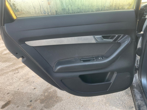GUARNECIDO PUERTA TRASERA IZQUIERDA Audi A6 BERLINA (4F2) 