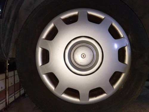 TAPACUBOS Volkswagen PASSAT BERLINA (3B2) 
