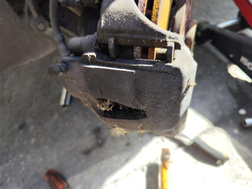 PINZA DE FRENO DELANTERA IZQUIERDA VOLKSWAGEN POLO IV (9N1) 