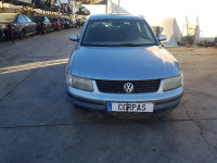 VOLKSWAGEN PASSAT BERLINA (3B2)