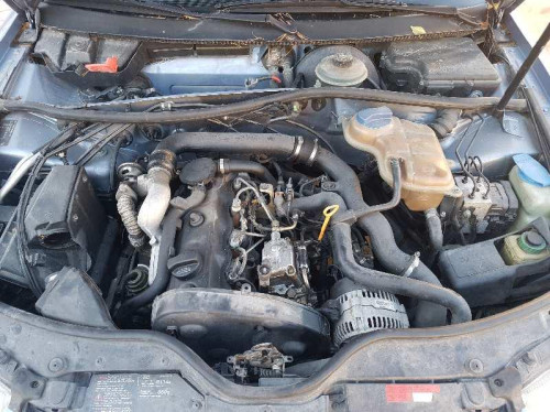 VOLKSWAGEN PASSAT BERLINA (3B2) — vehículo donante para recambios 