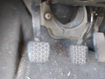 PEDAL EMBRAGUE