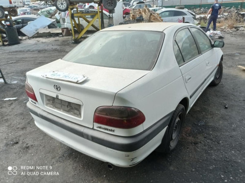  TOYOTA AVENSIS BERLINA (T22) 