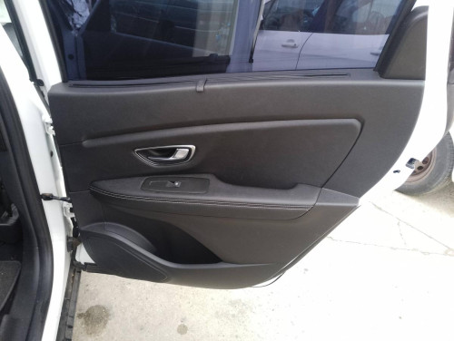  GUARNECIDO PUERTA TRASERA DERECHA RENAULT SCENIC IV 