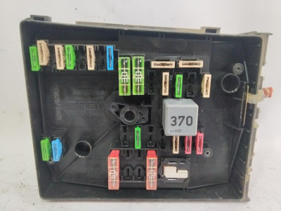 CAJA RELES / FUSIBLES