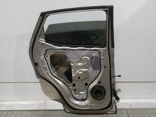  PUERTA TRASERA IZQUIERDA MG ZS 