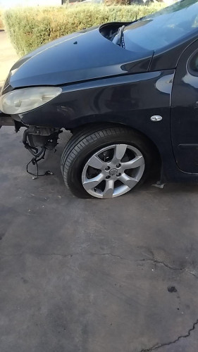 ALETA DELANTERA DERECHA Peugeot 307 Break/ SW (S2)(06.2005->) Peugeot 307 Break/ SW (S2)(06.2005->) 