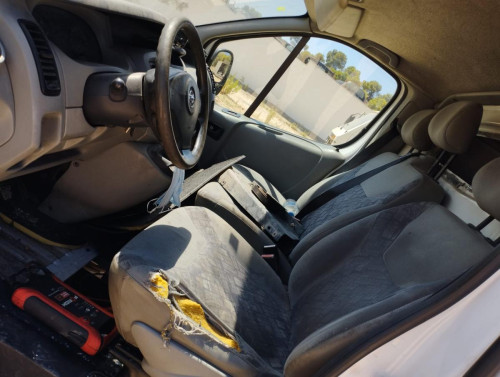 OPEL VIVARO — vehículo donante para recambios 