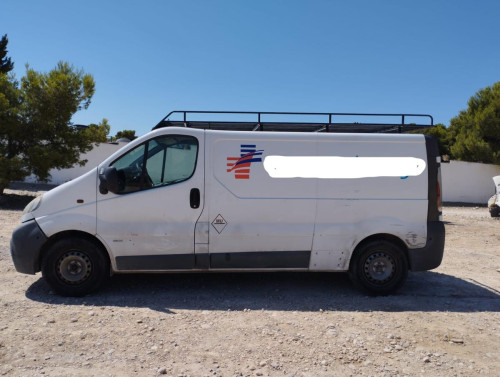 OPEL VIVARO — vehículo donante para recambios 