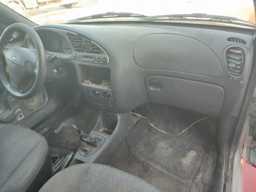  FORD FIESTA BERLINA 