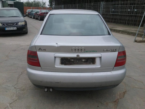  AUDI A4 BERLINA (B5) 