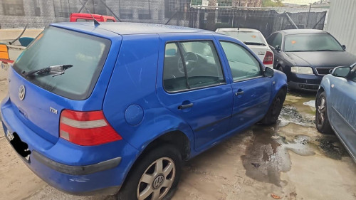 VOLKSWAGEN GOLF IV BERLINA (1J1)(10.1997) — vehículo donante para recambios 