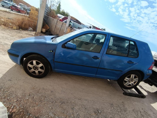 VOLKSWAGEN GOLF IV BERLINA (1J1)(10.1997) — vehículo donante para recambios 